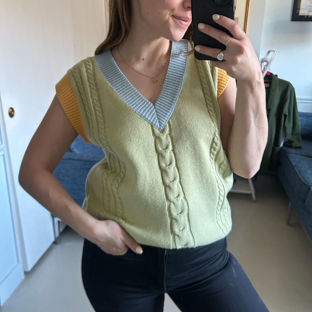 Bailey Rose V-Neck Cable Knit Sweater Vest Color Block Green XS